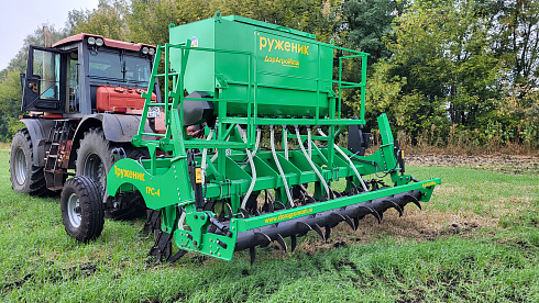 Глубокорыхлитель "Труженик" с системой внесения гранулированных удобрений