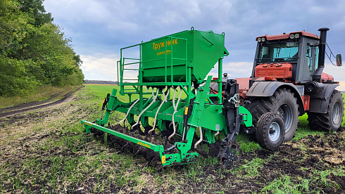 Глубокорыхлитель "Труженик" с системой внесения гранулированных удобрений