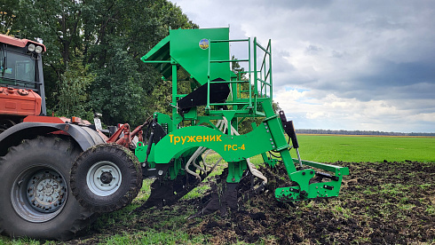 Глубокорыхлитель "Труженик" с системой внесения гранулированных удобрений