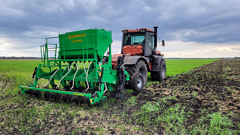 Глубокорыхлитель "Труженик" с системой внесения гранулированных удобрений